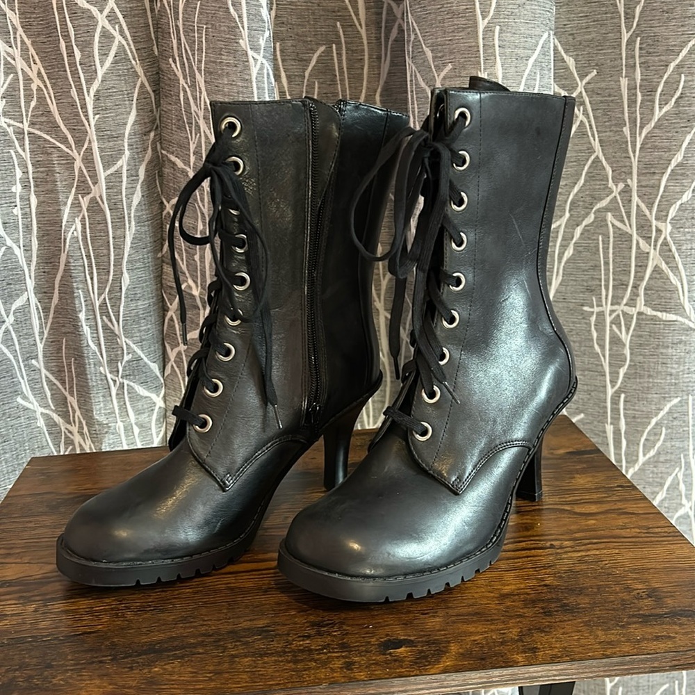 NEW Women’s Chinese Laundry Oracle Boot sz 9​
